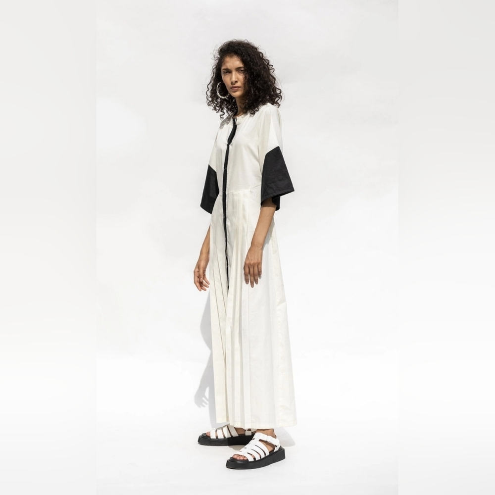Elegant Black and White Maxi Dress